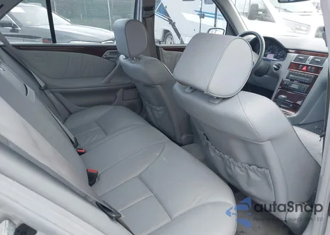 2000 Mercedes-Benz E 320 from USA, damaged, VIN WDBJF65J4YB063768